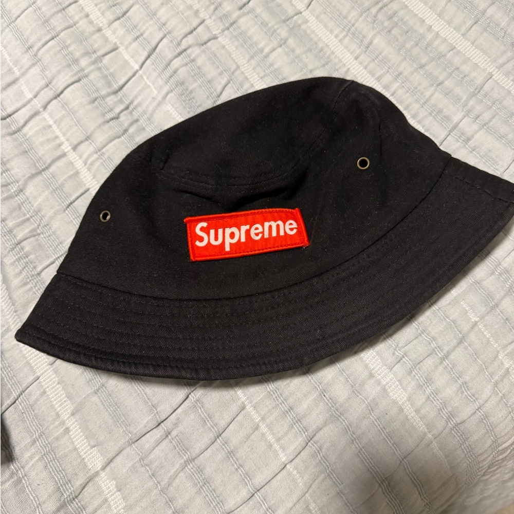 Supreme Black Bucket Hat